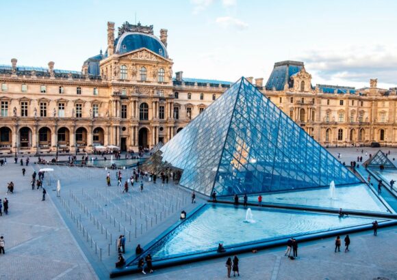 Bảo tàng Louvre – Hành trình khám phá kiệt tác nghệ thuật giữa lòng Paris