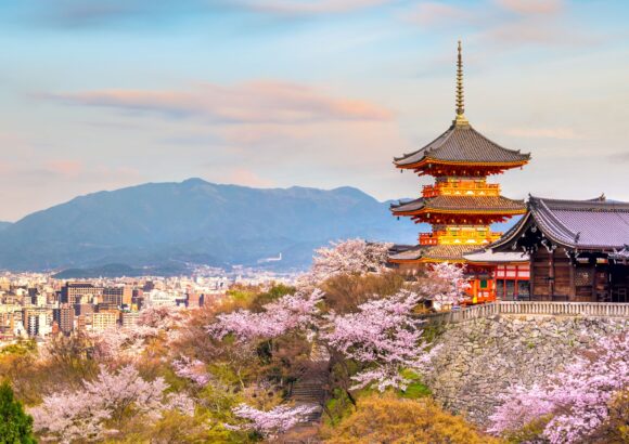 Khám phá tinh hoa văn hóa Nhật qua kiến trúc gỗ và đền chùa Kyoto