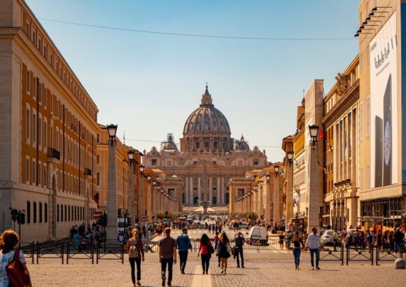 Khám phá Vatican: Trung tâm Công giáo và kho tàng nghệ thuật cổ điển
