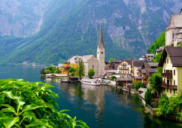 Khám phá Hallstatt Austria – Thị trấn soi bóng bên hồ thanh tĩnh của nước Áo