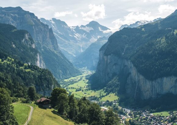 Lauterbrunnen Switzerland – Thung lũng 72 thác nước giữa trái tim dãy Alps